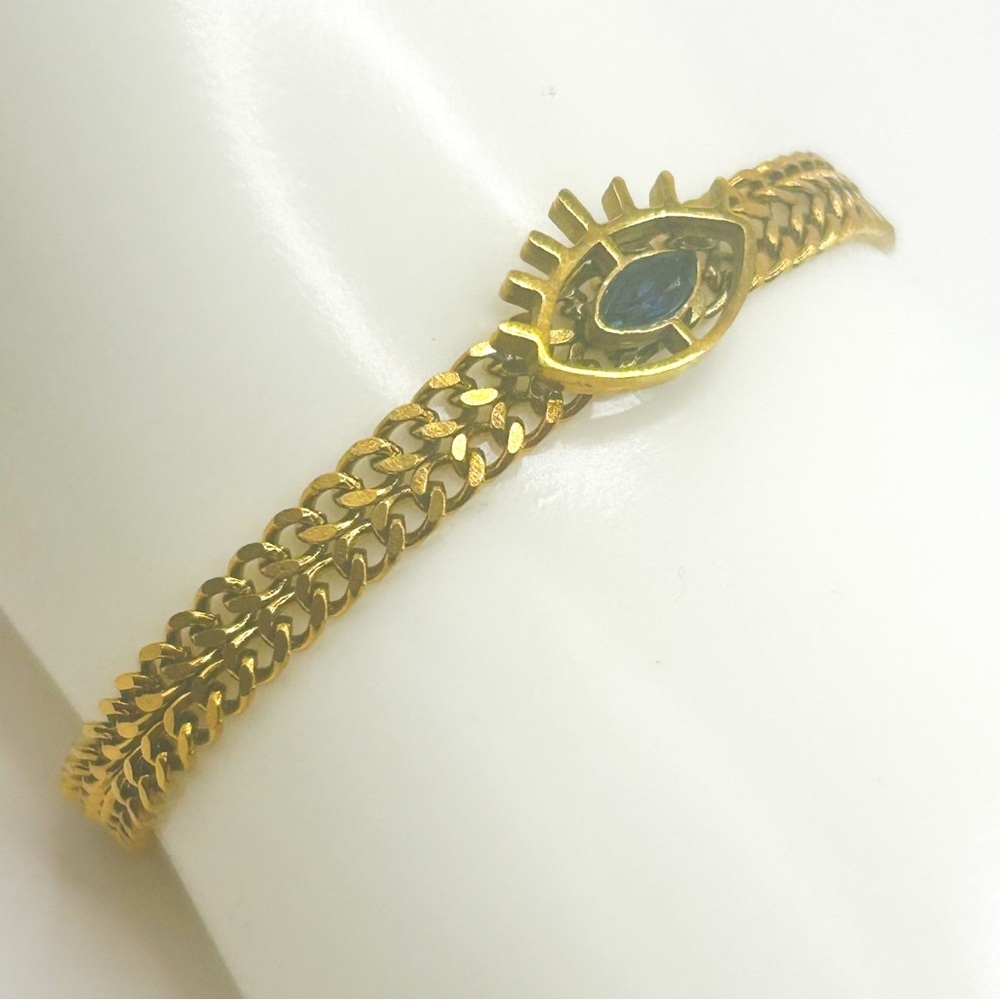 NWOT Beautiful evil eye stainless steel 18 K gold plated bracelet